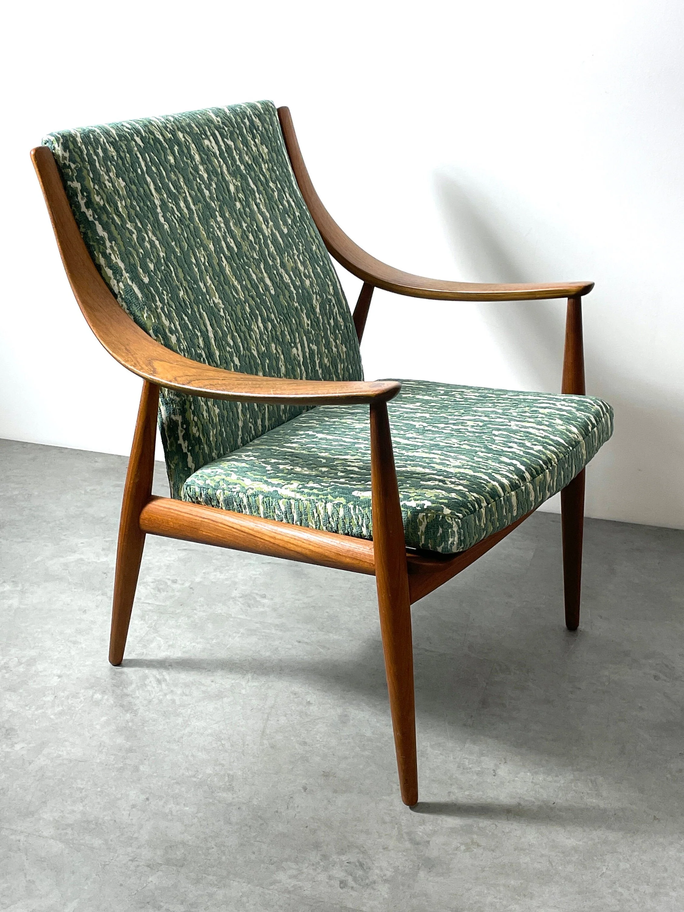 Peter Hvidt and Orla Molgaard Nielsen 148 Lounge Chair The Space